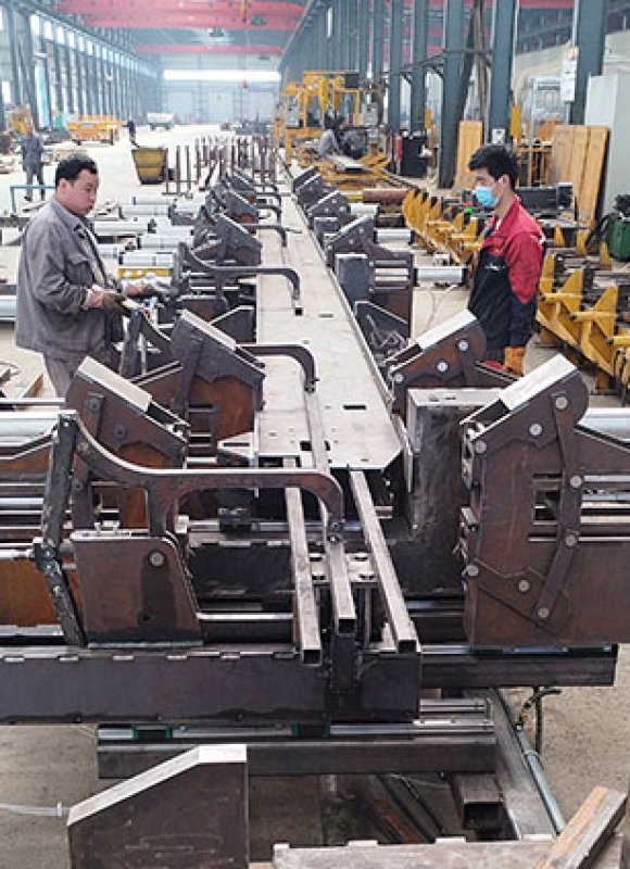 各種車型大梁成型工作站